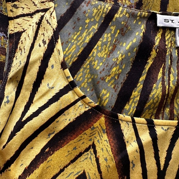 St. John Women's Sleeveless Petite Silk Stretch Tank Top - Picture 14 of 14